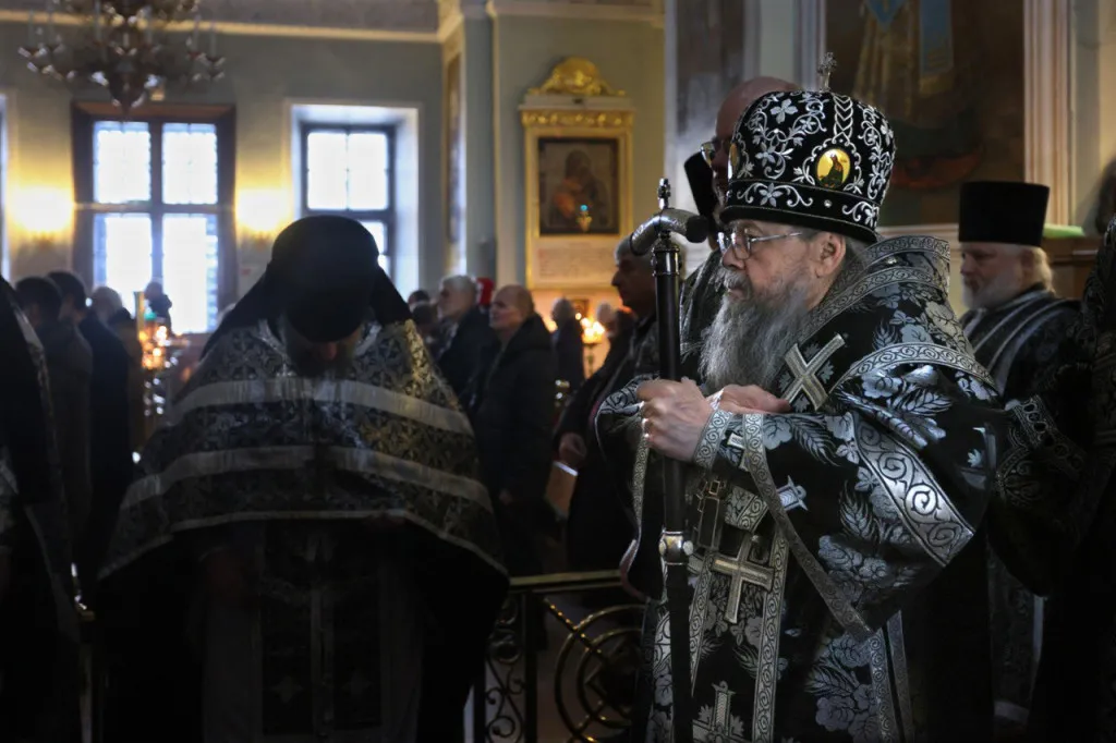 Литургия Преждеосвященных Даров в Троицком соборе в пятницу первой седмицы Великого поста
