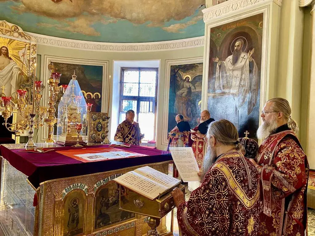 В Даниловом монастыре прошли торжественные богослужения праздника Воздвижения Креста Господня