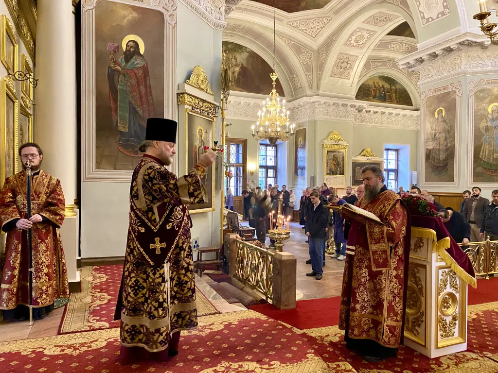 Обитель князя Даниила встретила праздник Воздвижения Честного и Животворящего Креста Господня