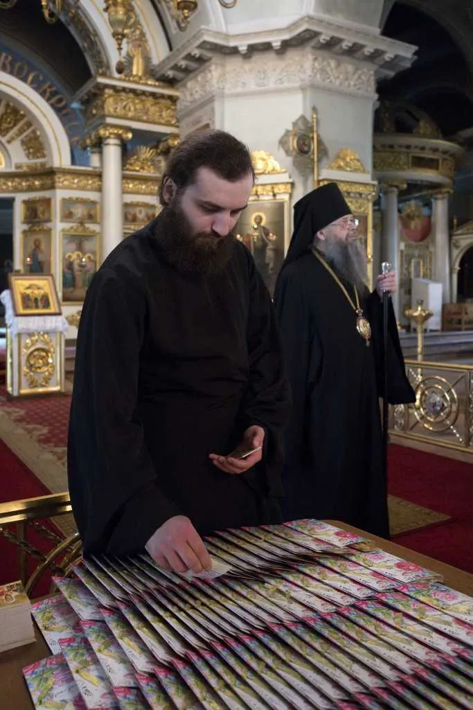 Сотрудники Данилова монастыря поздравили наместника обители с Днем Тезоименитства