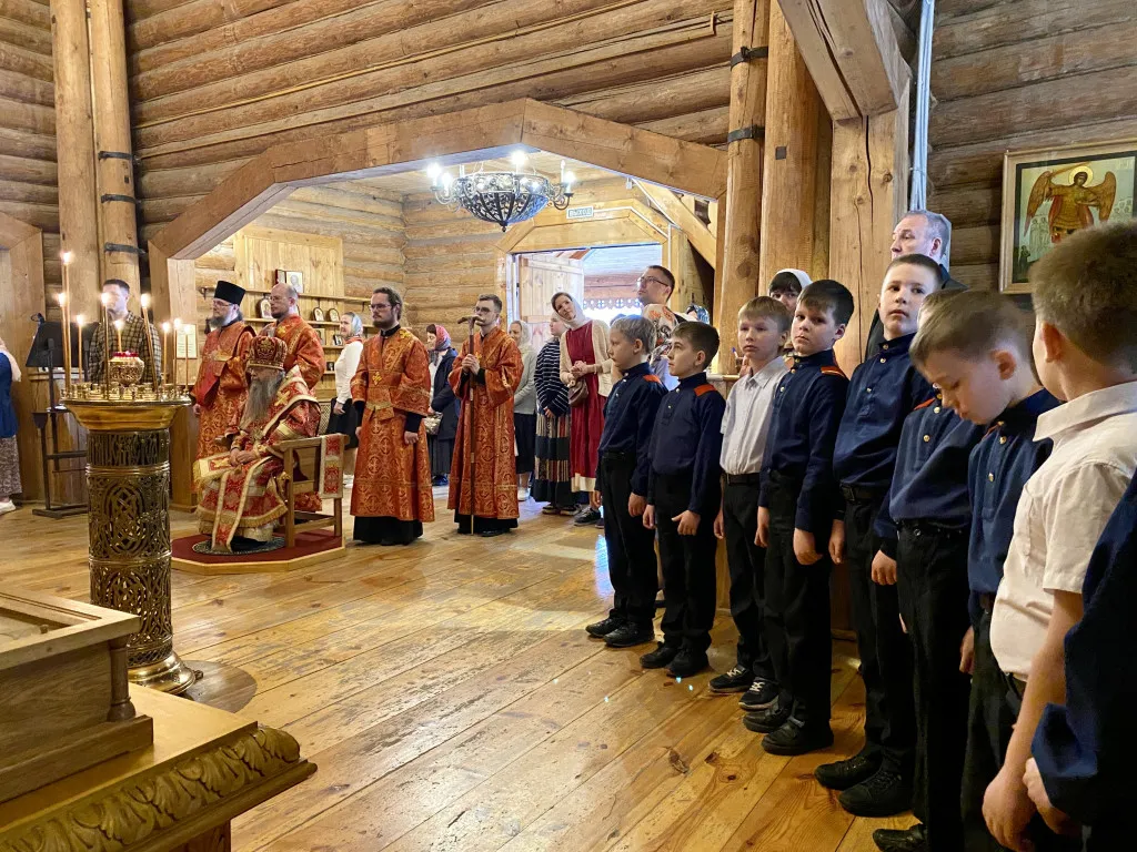 Епископ Алексий возглавил престольные торжества в храме святителя Николая Чудотворца в Измайловском Кремле