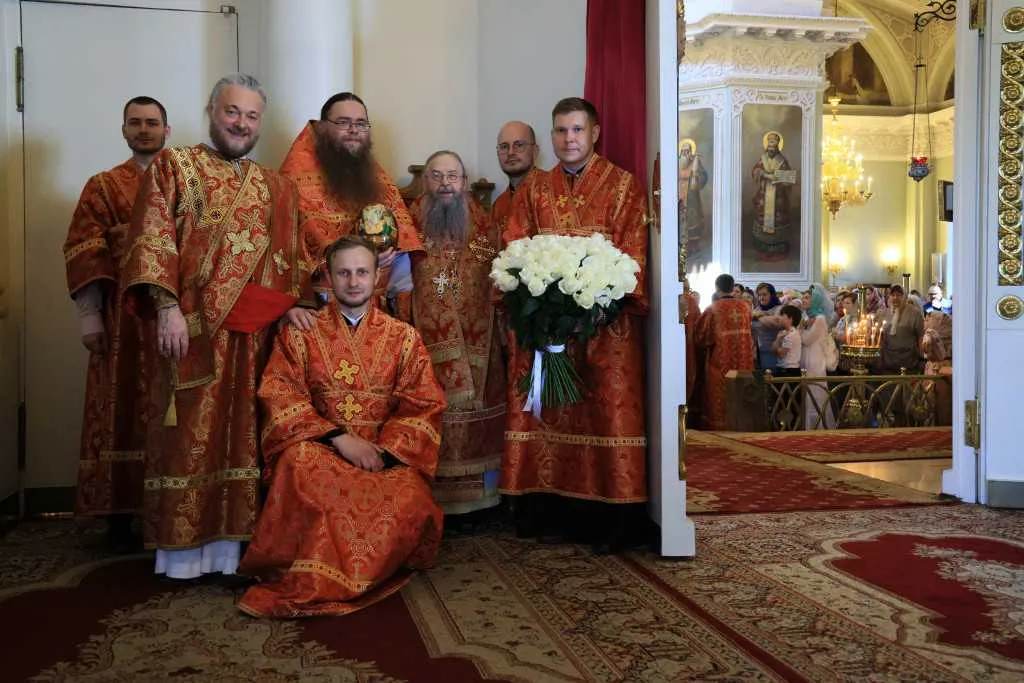 Торжественное богослужение в Неделю 5-ю по Пасхе, день памяти святителя Алексия Московского