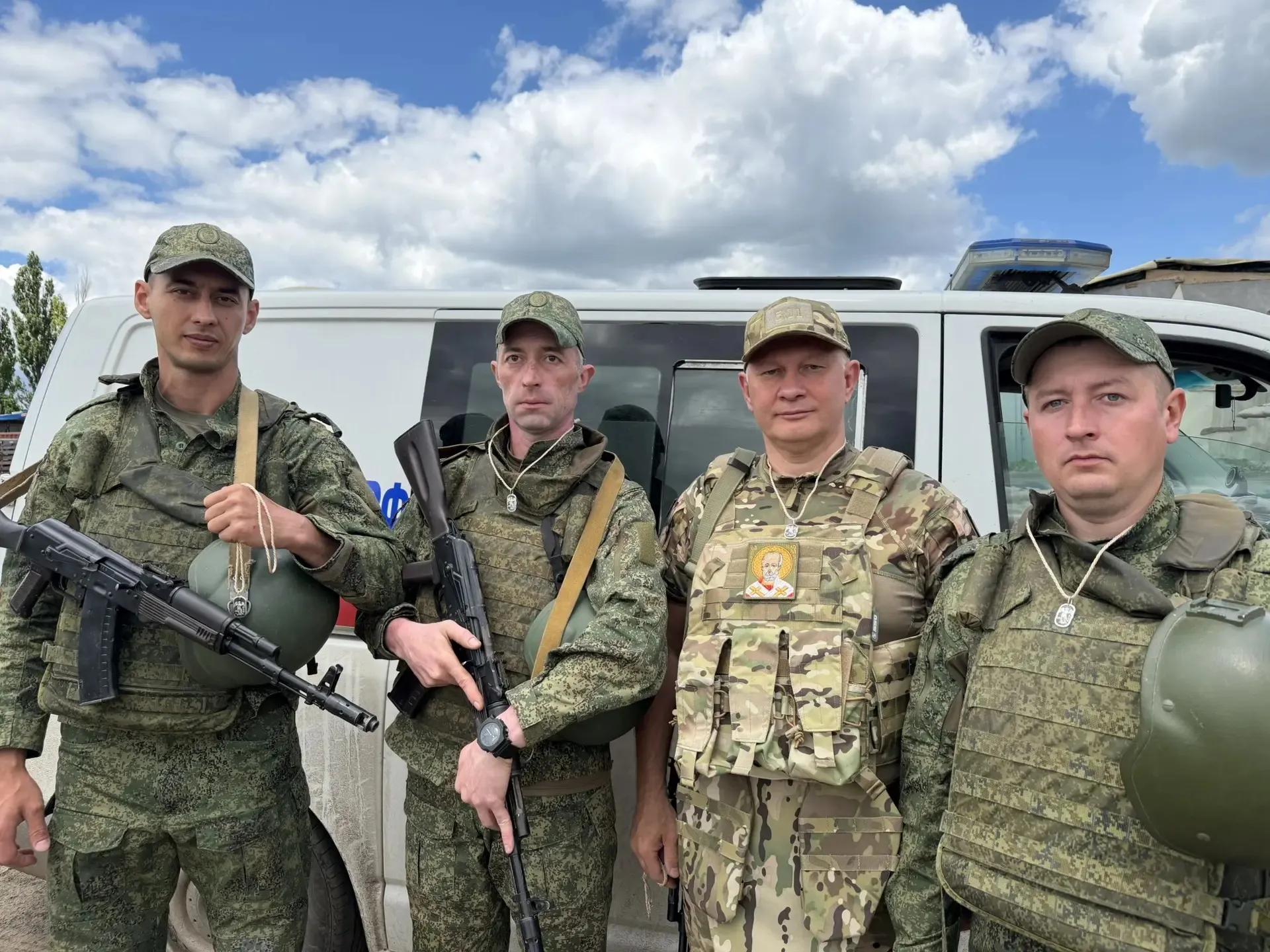 Серебряные медальоны со второго сбора для участников СВО переданы бойцам на передовую