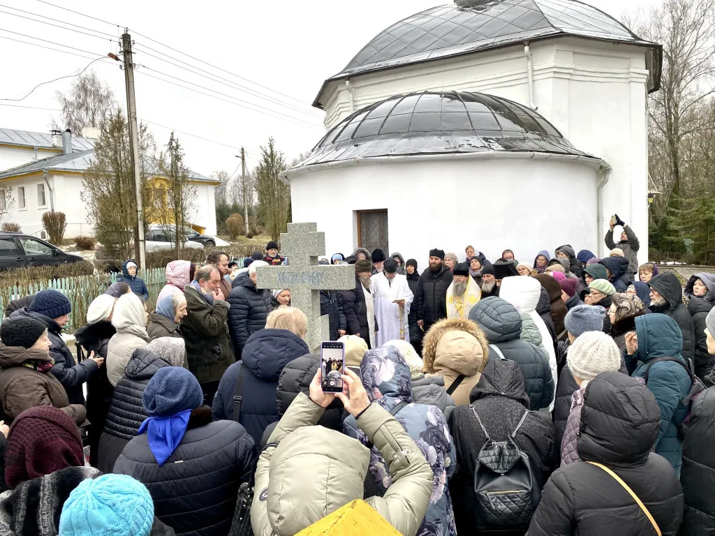 Епископ Алексий совершил панихиду по приснопоминаемому архимандриту Даниилу (Воронину)
