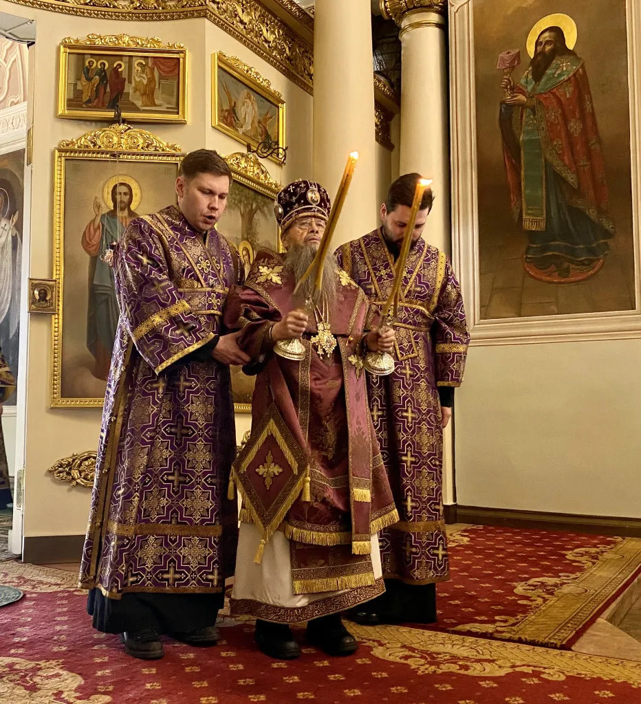 Божественная Литургия в Троицком соборе в Неделю вторую Великого поста