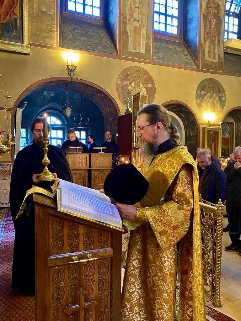 В Даниловом монастыре прошли богослужения воскресного дня