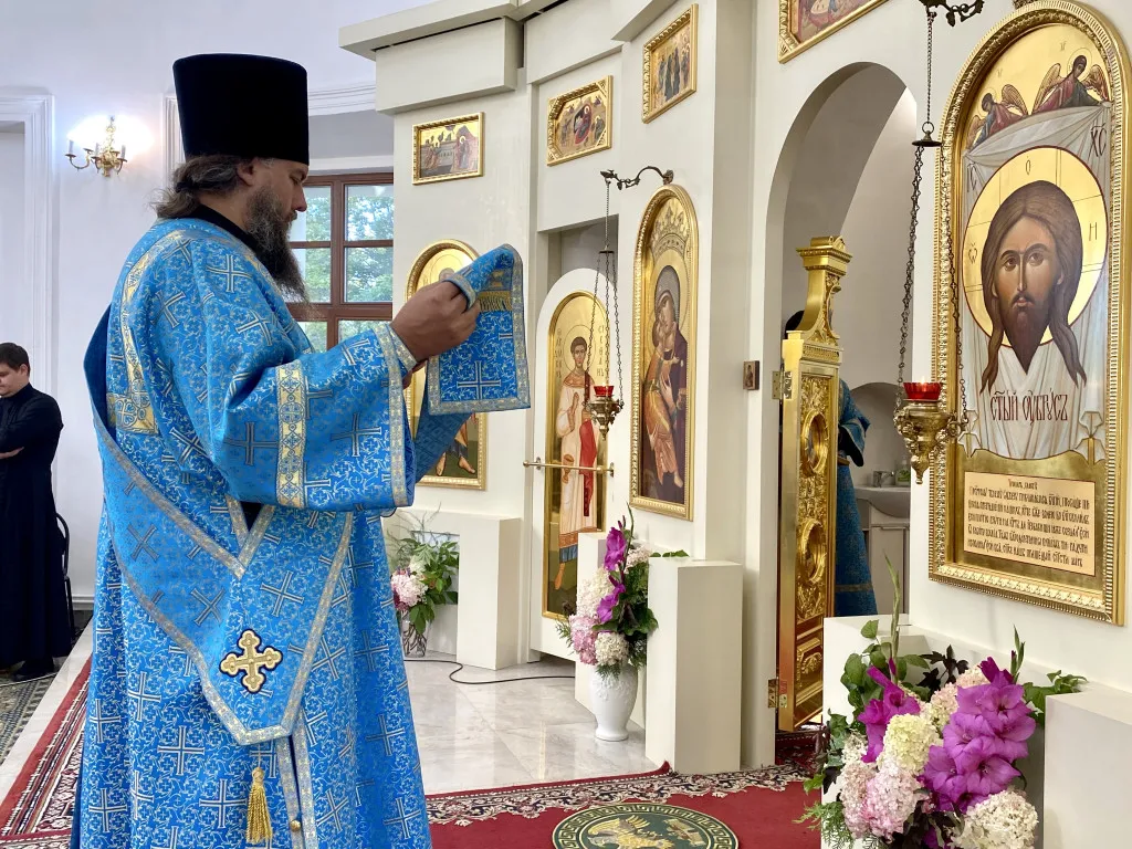 На подворье Данилова монастыря в честь иконы Божией Матери "Всецарица" встретили престольный праздник