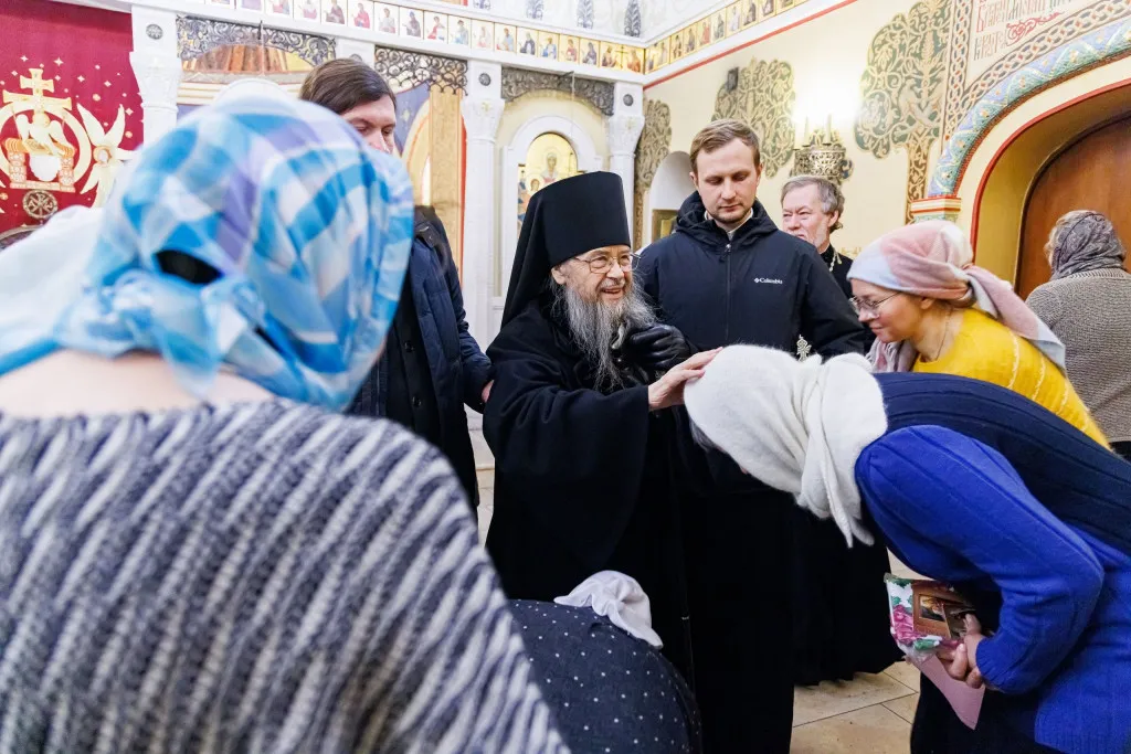 Епископ Алексий доставил икону Божией Матери «Целительница» в храм при НМИЦ ДГОИ им. Дмитрия Рогачева