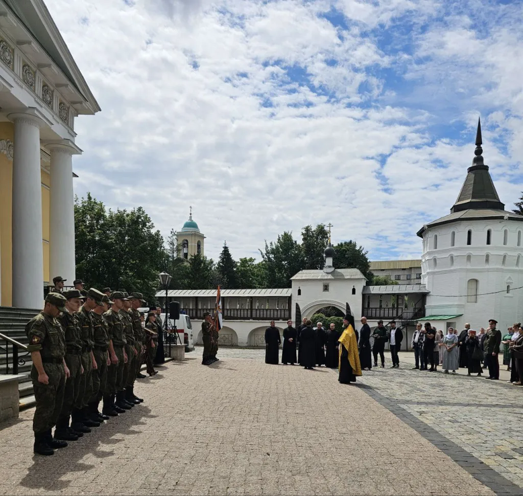 В Даниловом монастыре совершен молебен перед иконами, которые будут переданы в зону проведения СВО