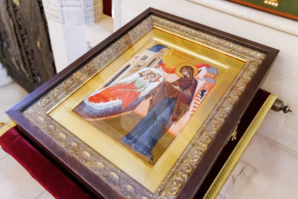 Епископ Алексий доставил икону Божией Матери «Целительница» в храм при НМИЦ ДГОИ им. Дмитрия Рогачева