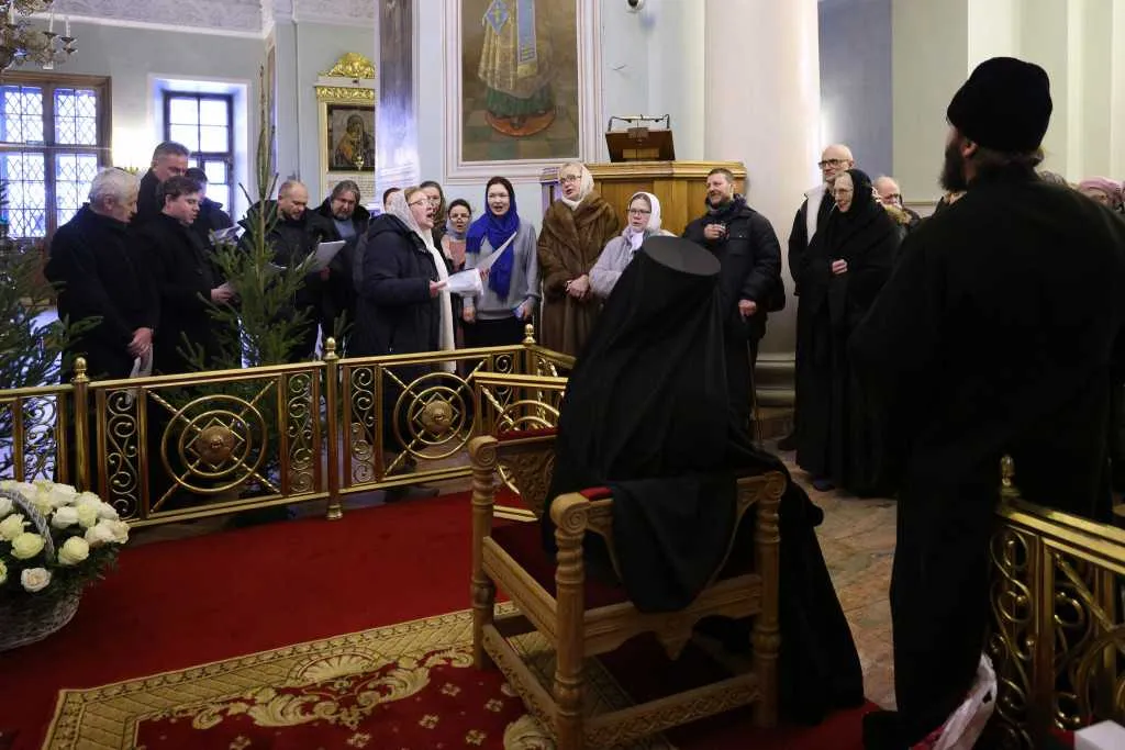 Сотрудники Данилова монастыря поздравили Наместника обители с Рождеством Христовым