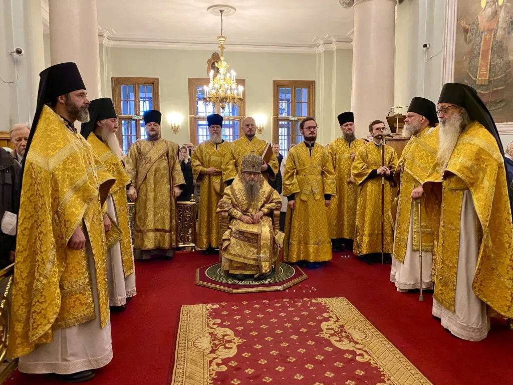 Божественная Литургия в Троицком соборе в Неделю 18-ю по Пятидесятнице