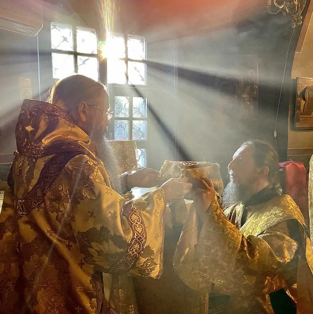 В Даниловом монастыре прошли богослужения воскресного дня