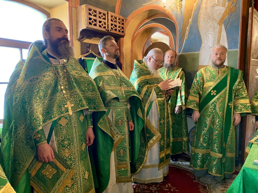 В день памяти праведного Алексия Мечева епископ Алексий совершил Литургию в храме святителя Николая в Кленниках