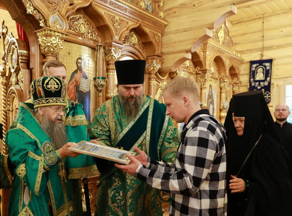 Епископ Солнечногорский Алексий возглавил престольный праздник храма в честь преподобного Силуана Афонского на подворье Зачатьевского монастыря в Барвихе