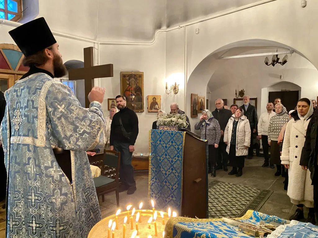 Епископ Алексий возглавил престольный праздник на подворье Данилова монастыря в селе Долматове