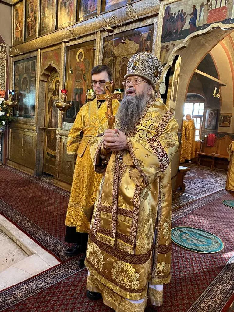 В Даниловом монастыре прошли богослужения воскресного дня