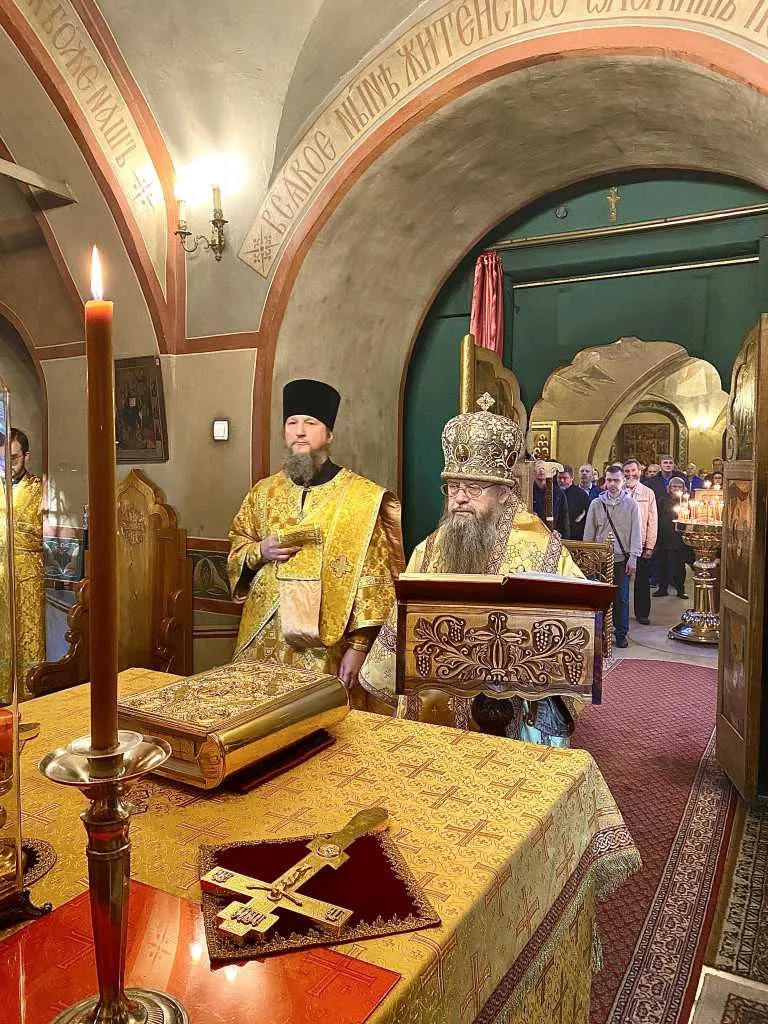 В Даниловом монастыре прошли богослужения воскресного дня