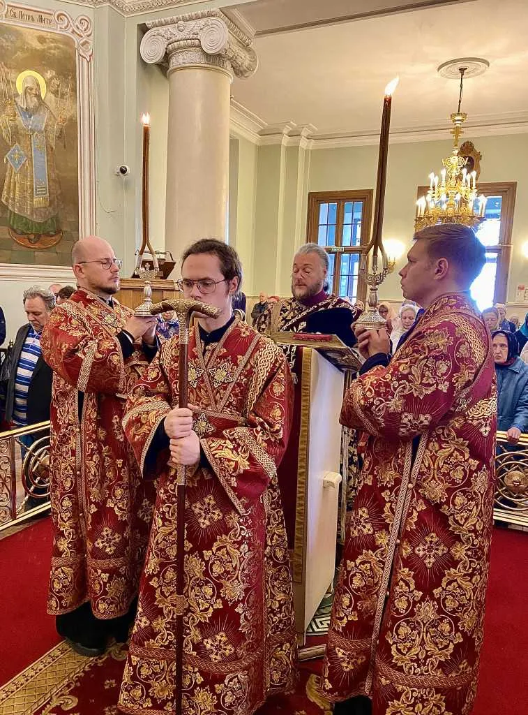 В Даниловом монастыре прошли торжественные богослужения праздника Воздвижения Креста Господня
