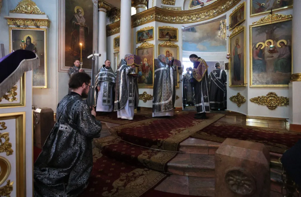 Литургия Преждеосвященных Даров в Троицком соборе в пятницу первой седмицы Великого поста