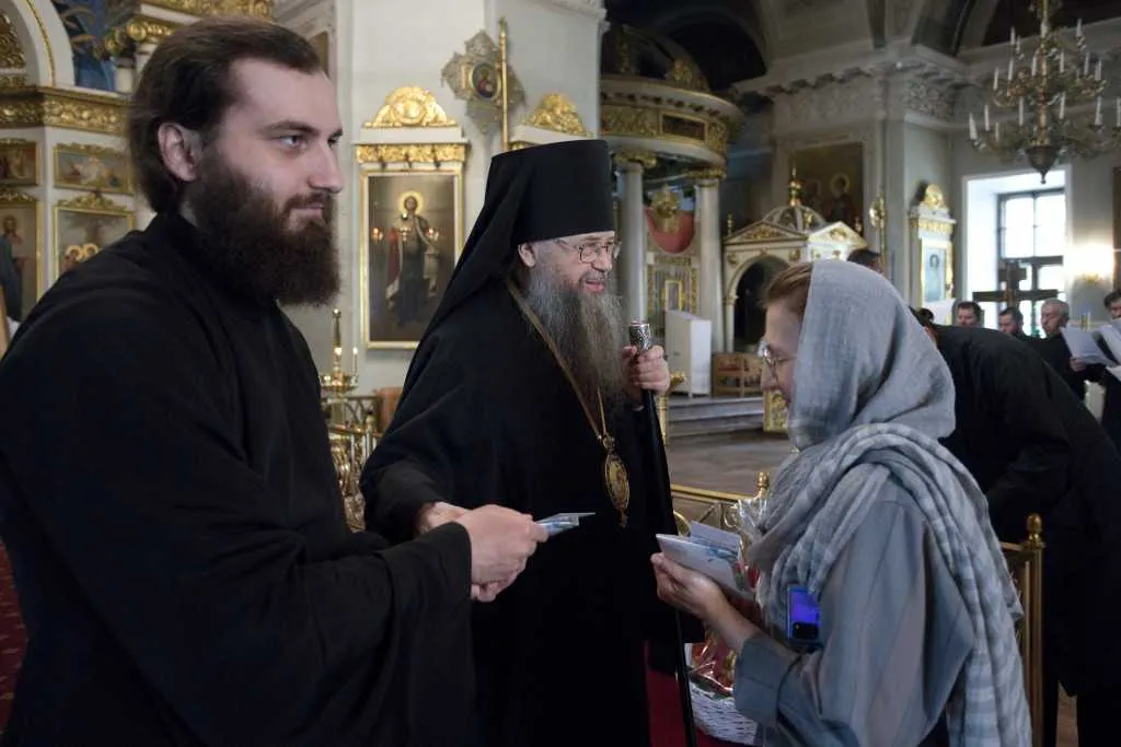 Сотрудники Данилова монастыря поздравили наместника обители с Днем Тезоименитства