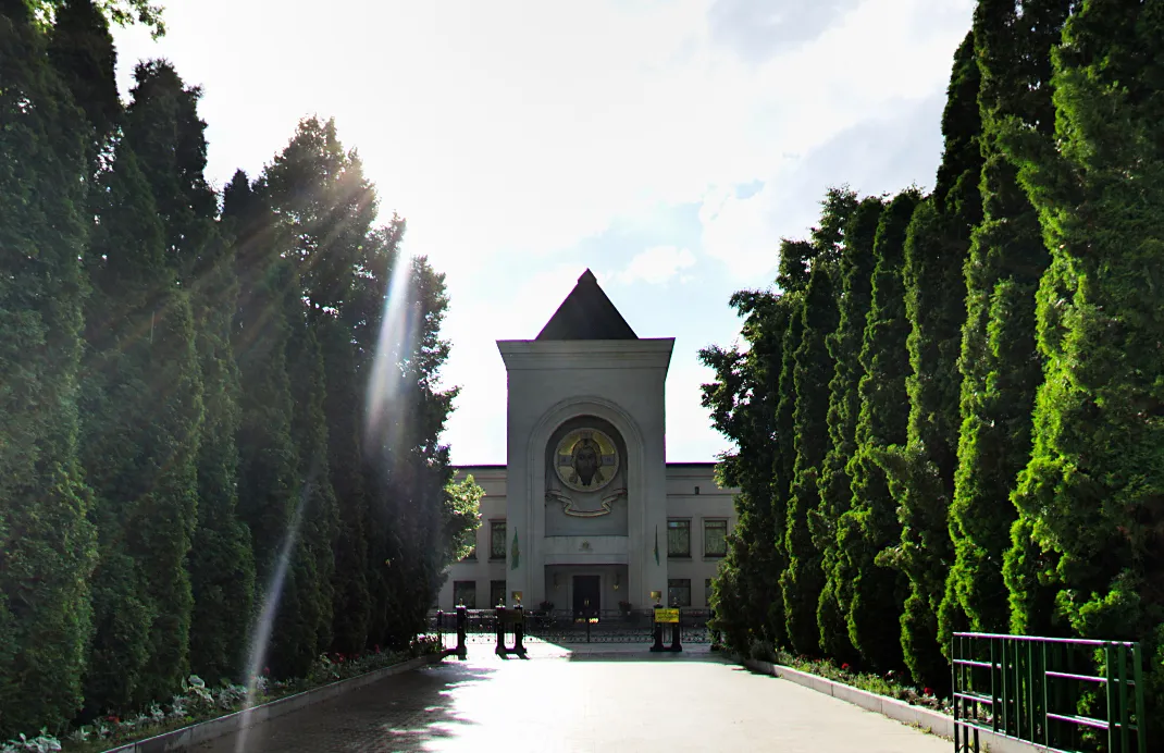 Храм Всех Святых, в Земле Русской просиявших