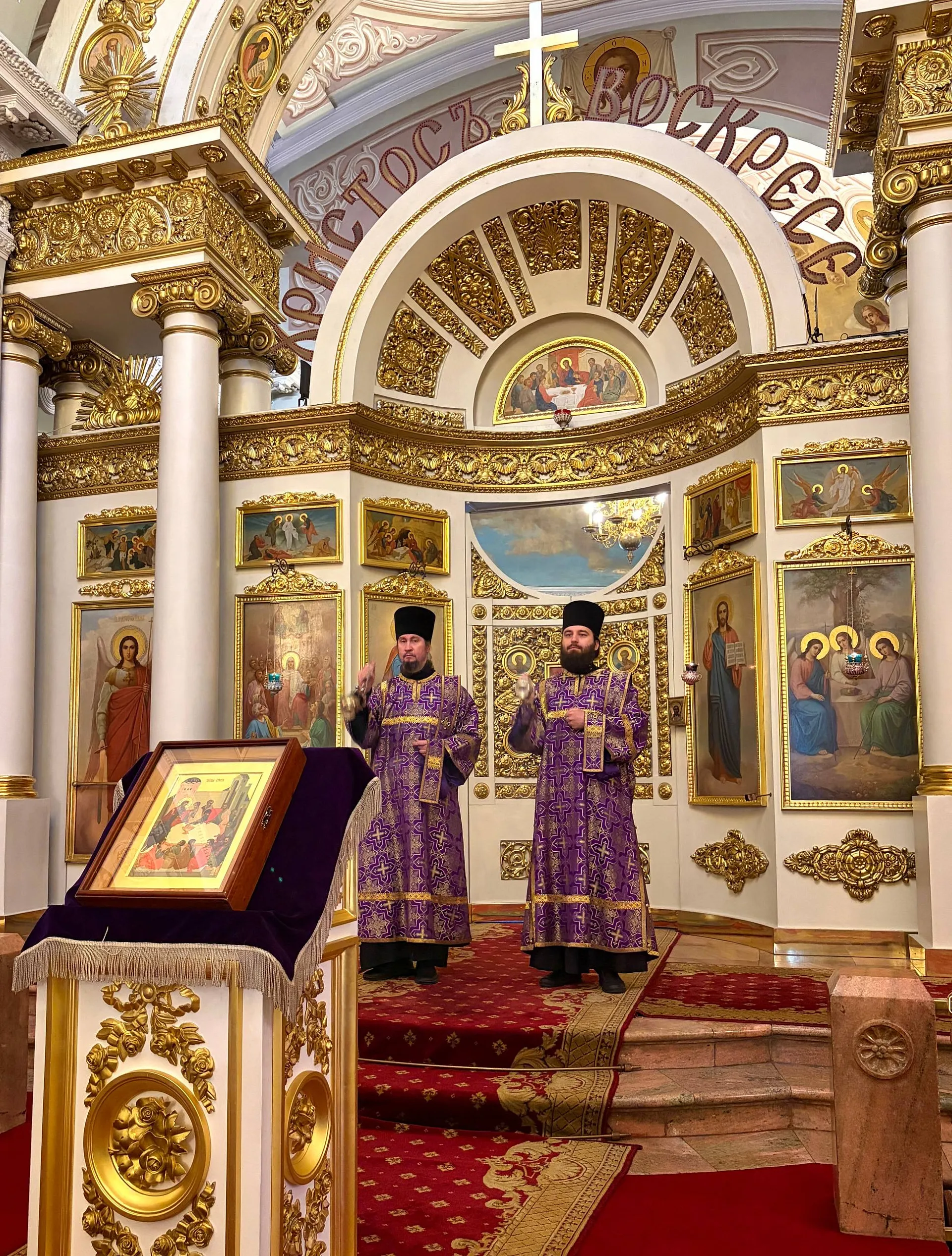 В Великий Четверг епископ Алексий возглавил Литургию в Даниловом монастыре