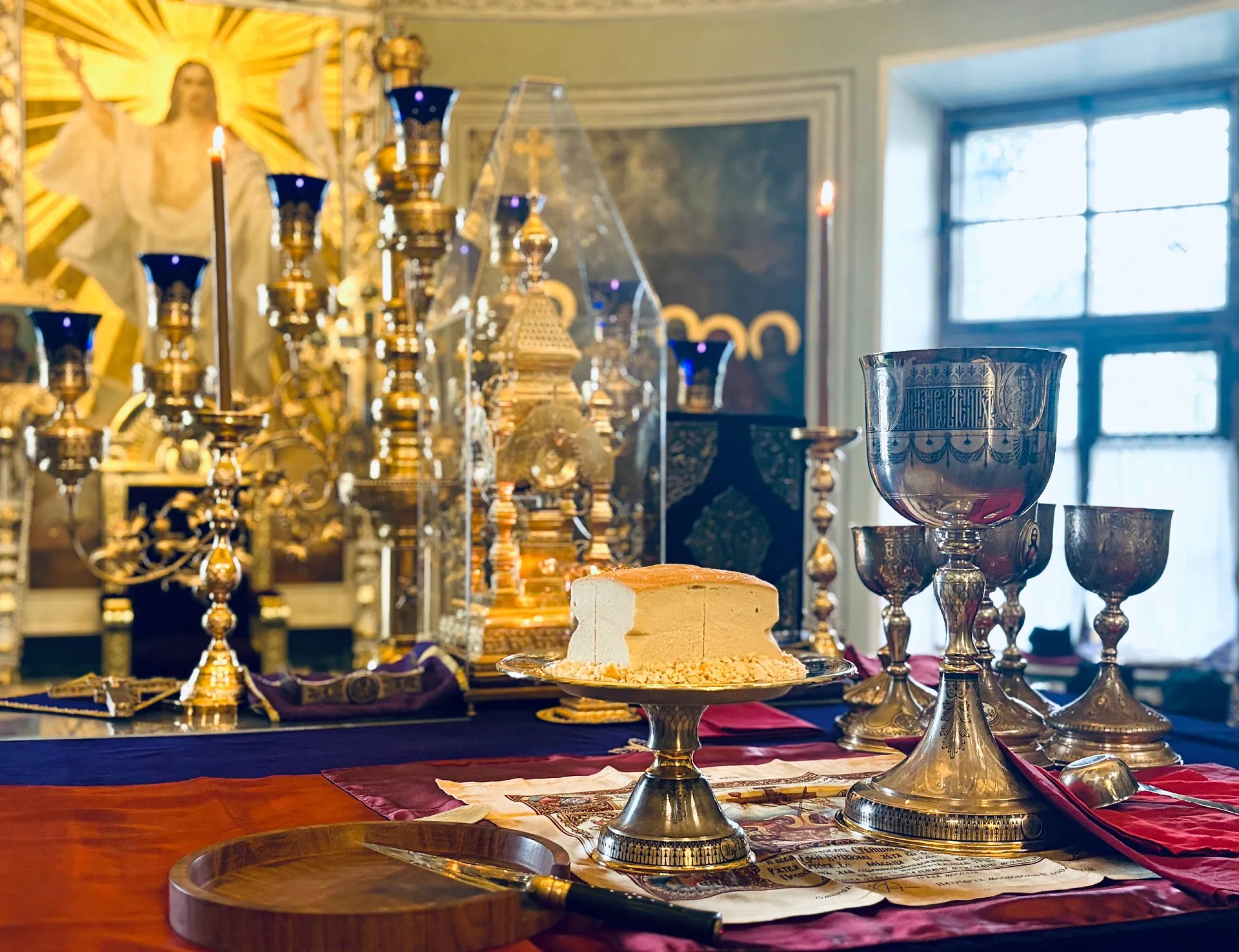 В Великий Четверг епископ Алексий возглавил Литургию в Даниловом монастыре