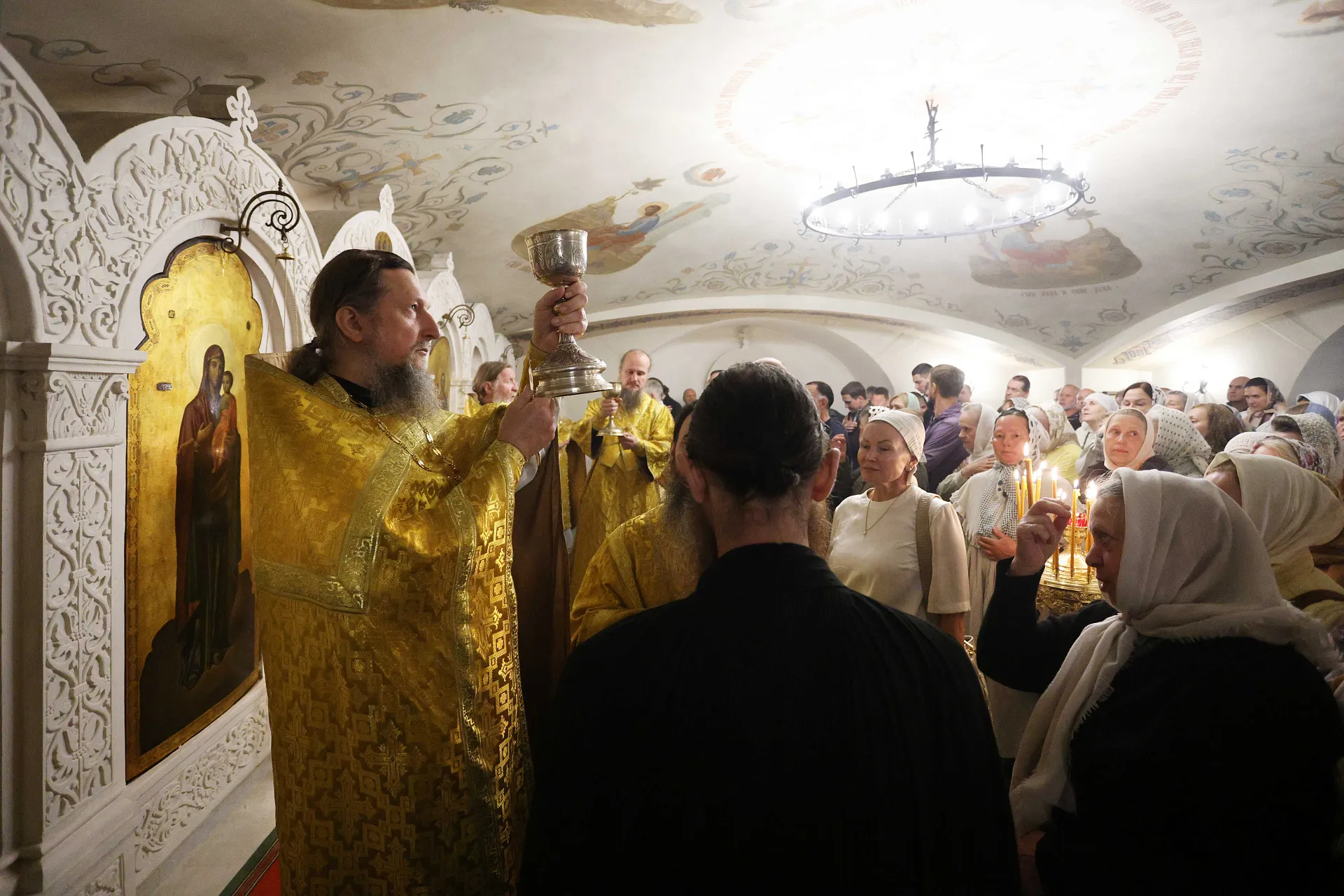 В праздник Рождества Иоанна Предтечи в Даниловой обители совершена торжественная Литургия