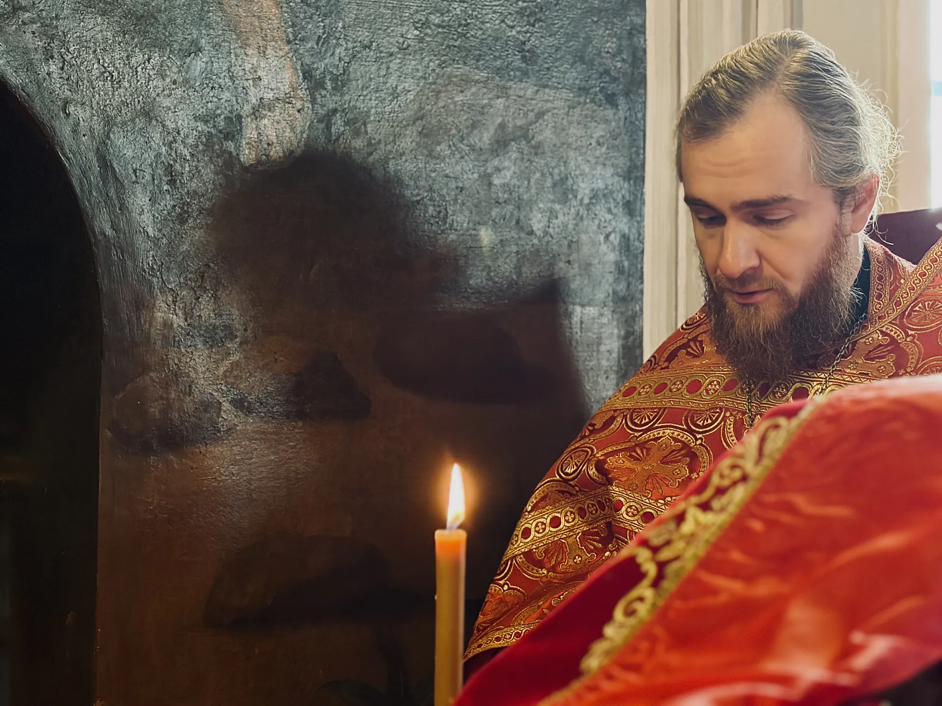 В Неделю 2-ю по Пасхе, апостола Фомы, епископ Алексий совершил Литургию в Даниловом монастыре 