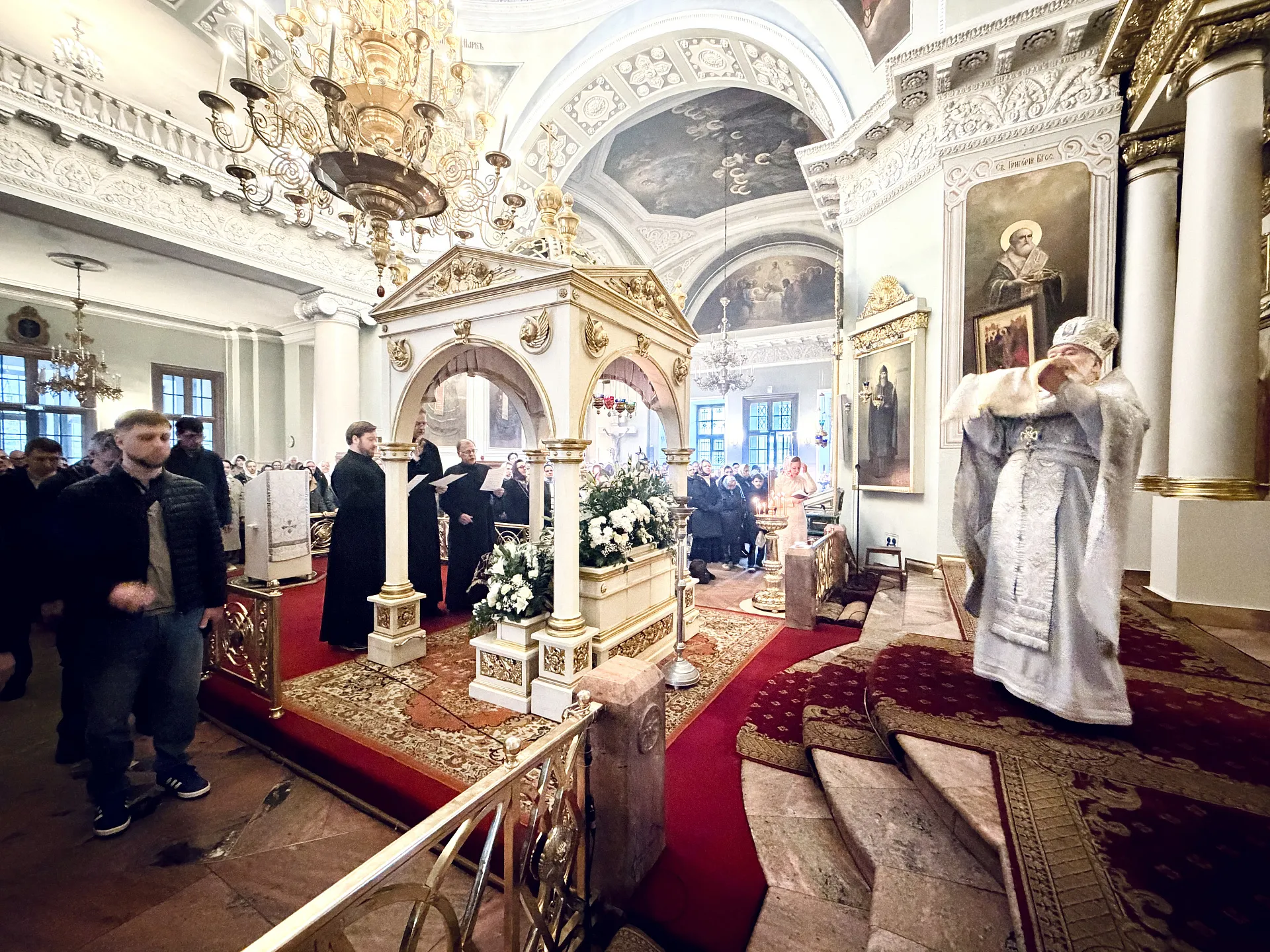 Богослужения Великой Субботы прошли в Даниловой обители