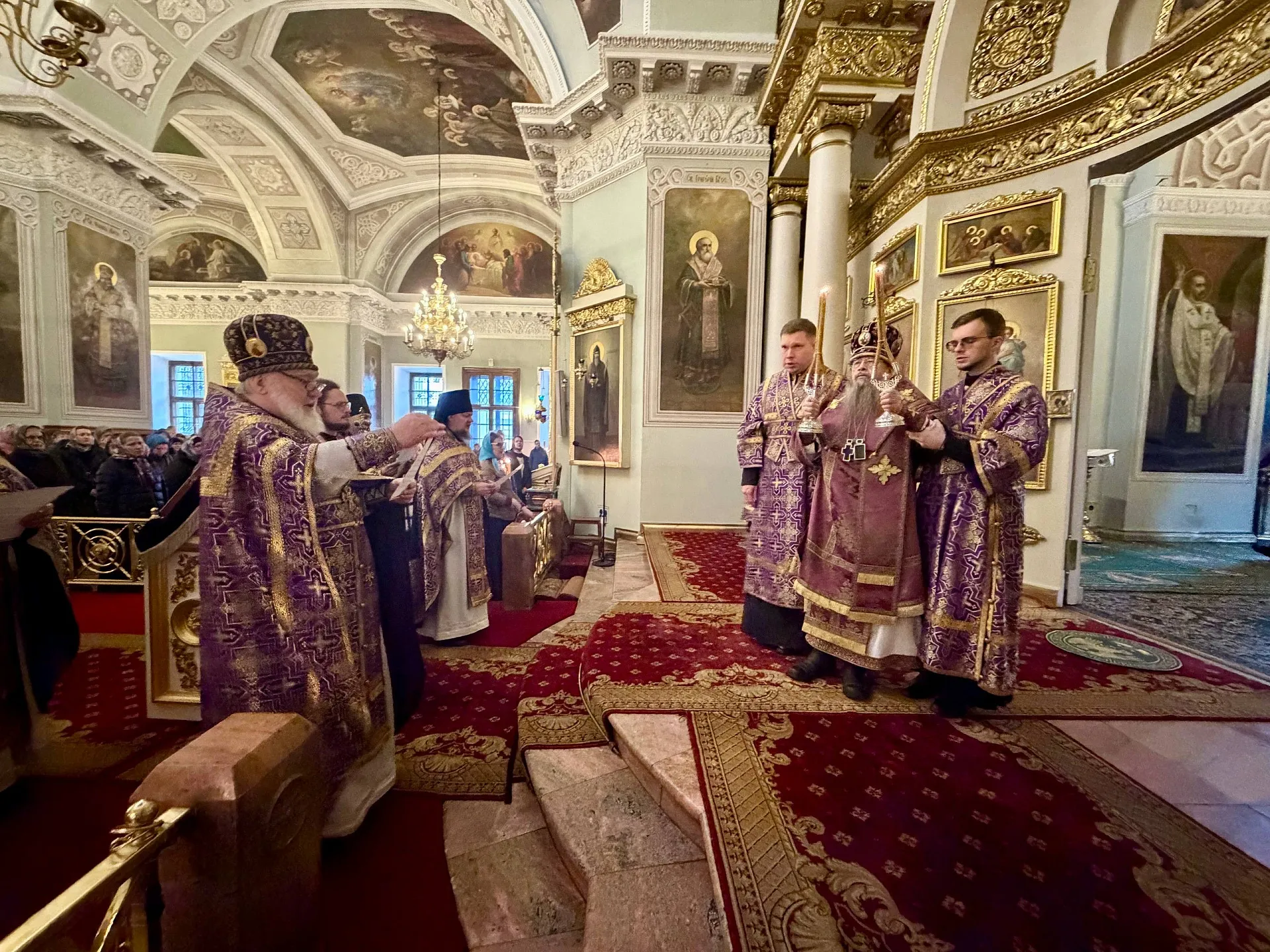 В Великий Четверг епископ Алексий возглавил Литургию в Даниловом монастыре