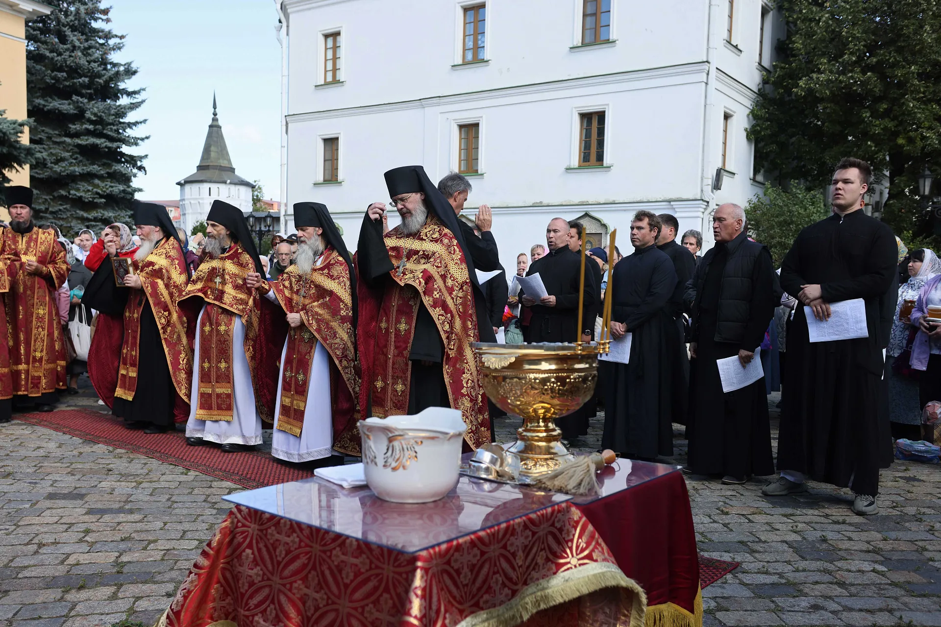 Праздник Изнесения Честных Древ Животворящего Креста Господня в Даниловой обители