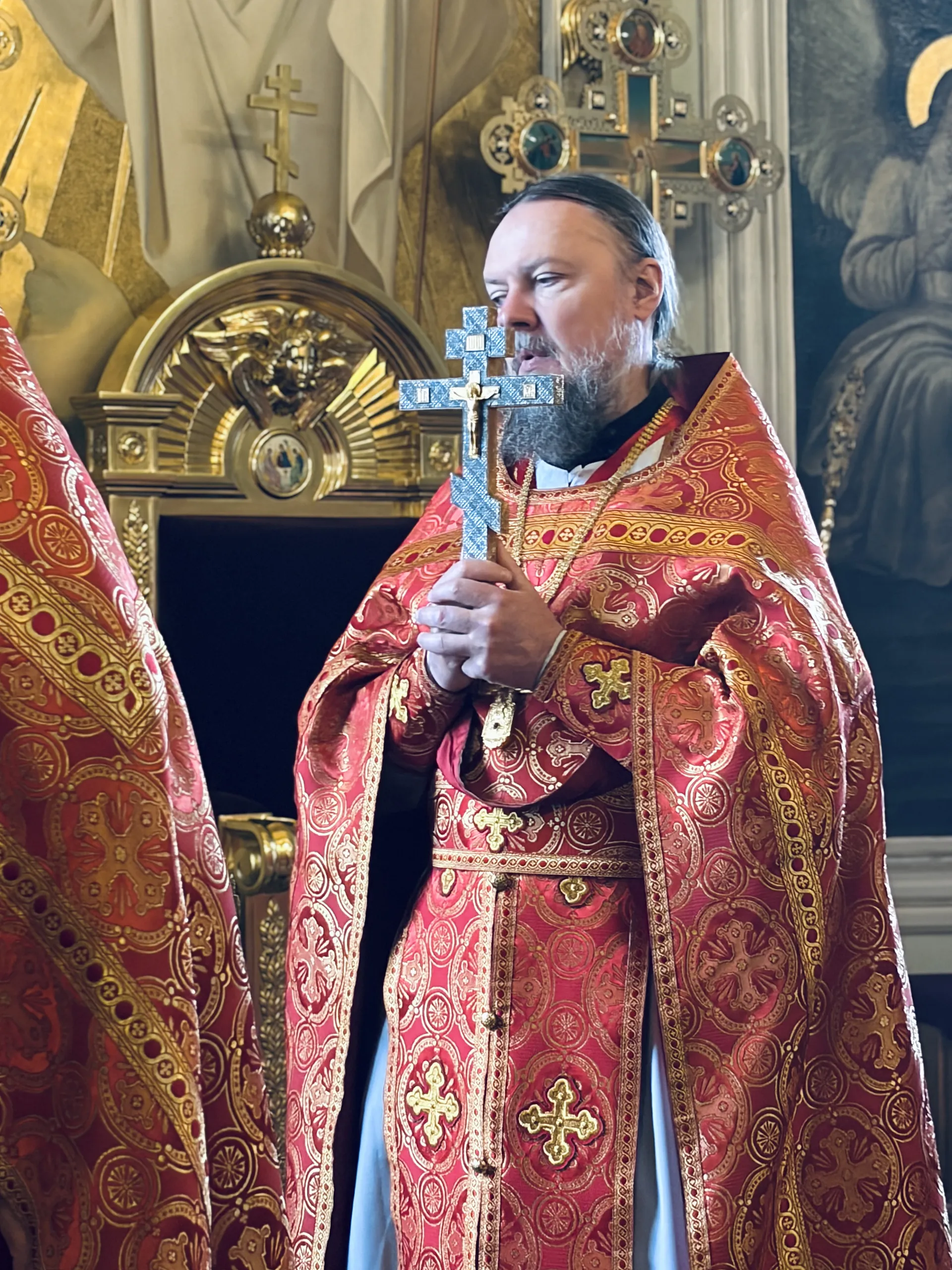 В Неделю 2-ю по Пасхе, апостола Фомы, епископ Алексий совершил Литургию в Даниловом монастыре 