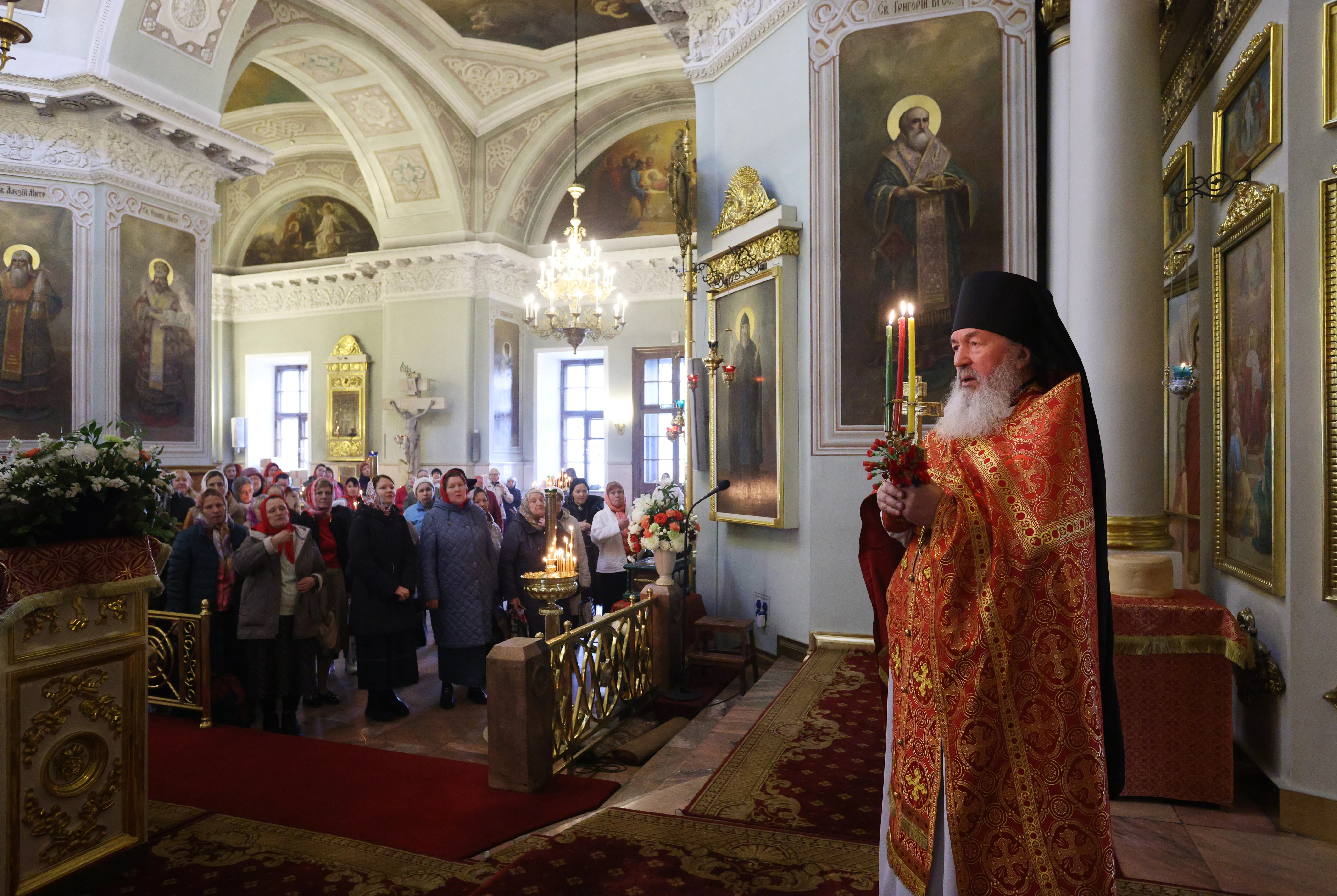 В пятницу Светлой седмицы в Даниловой обители совершены Божественная Литургия и водосвятный молебен