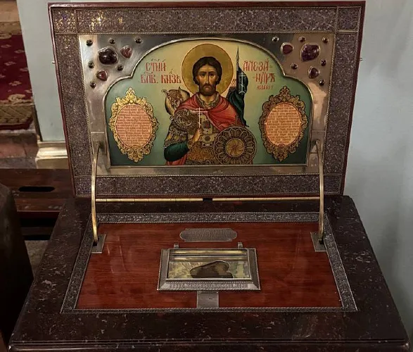 Ковчег с частицей мощей святого благоверного князя Александра Невского