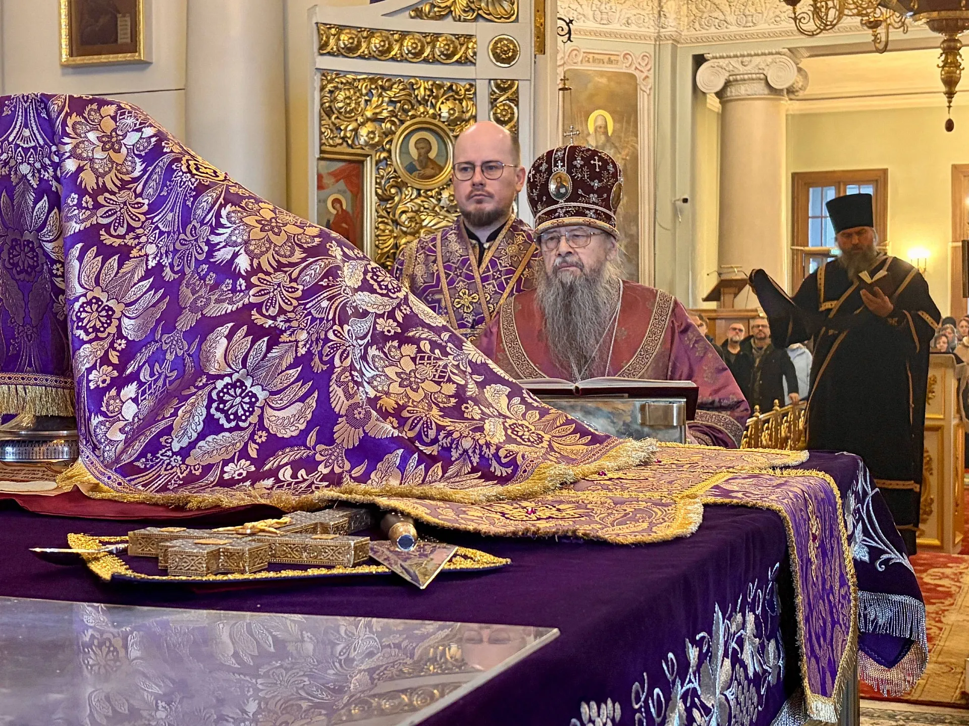 В Великий Четверг епископ Алексий возглавил Литургию в Даниловом монастыре