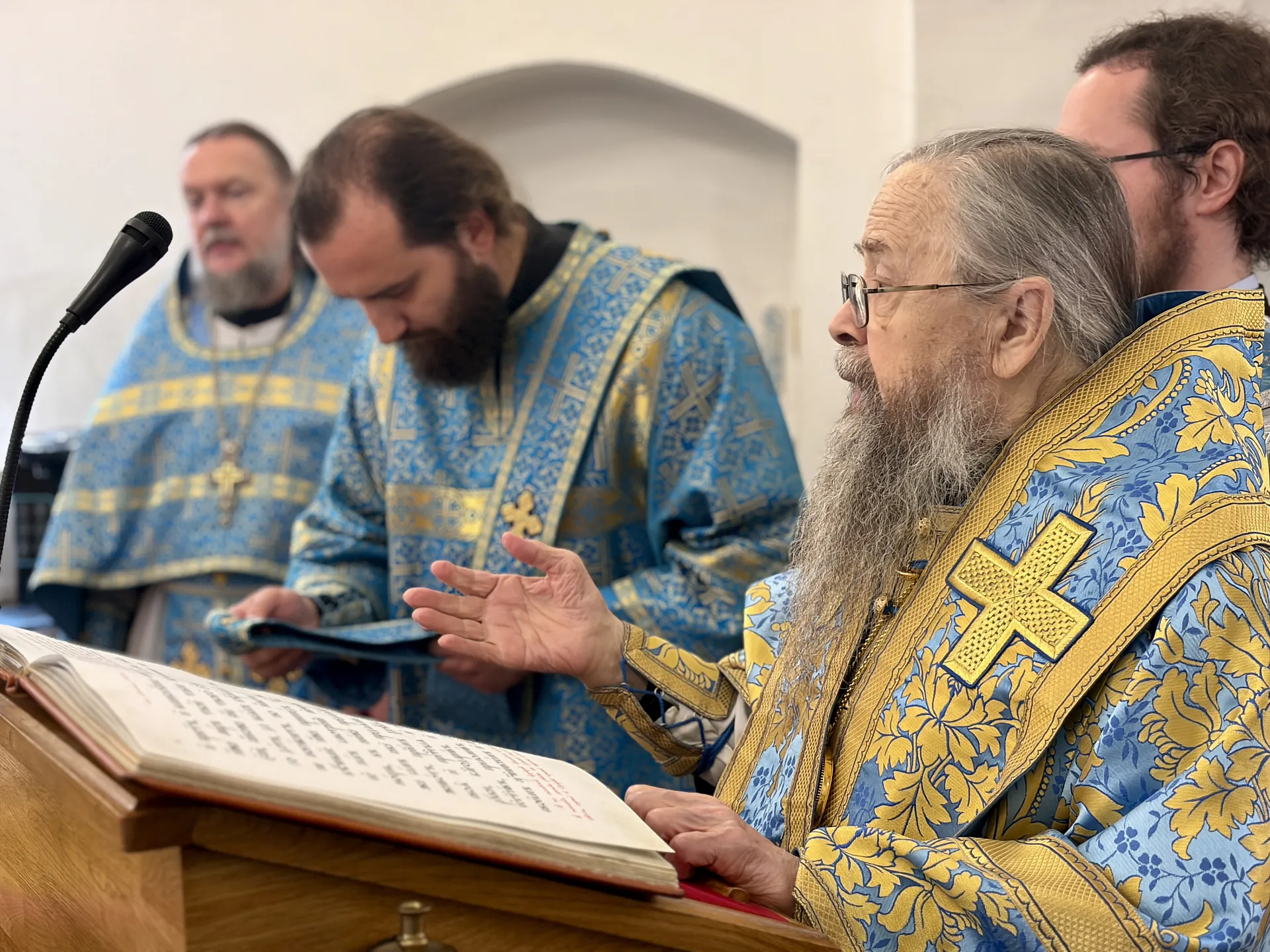 В день иконы Божией Матери «Всецарица» епископ Алексий возглавил торжества на подворье Данилова монастыря 
