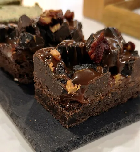 Пирожное брауни ронслайд