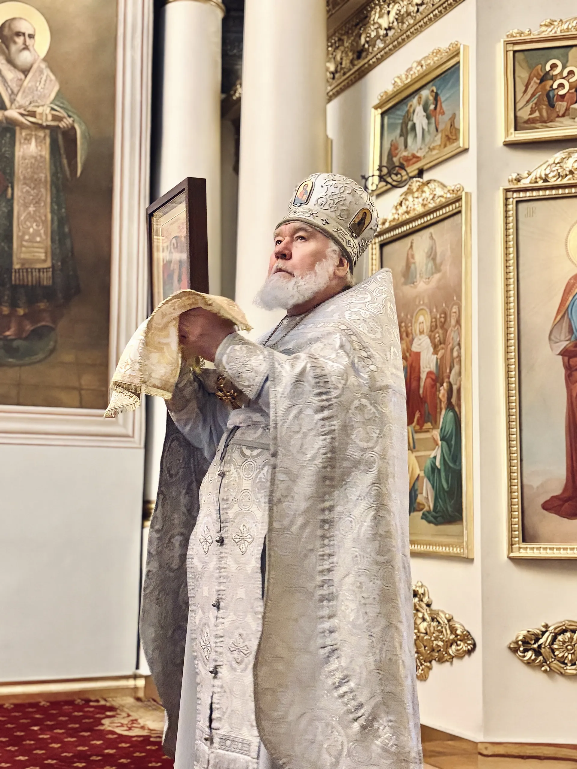 Богослужения Великой Субботы прошли в Даниловой обители