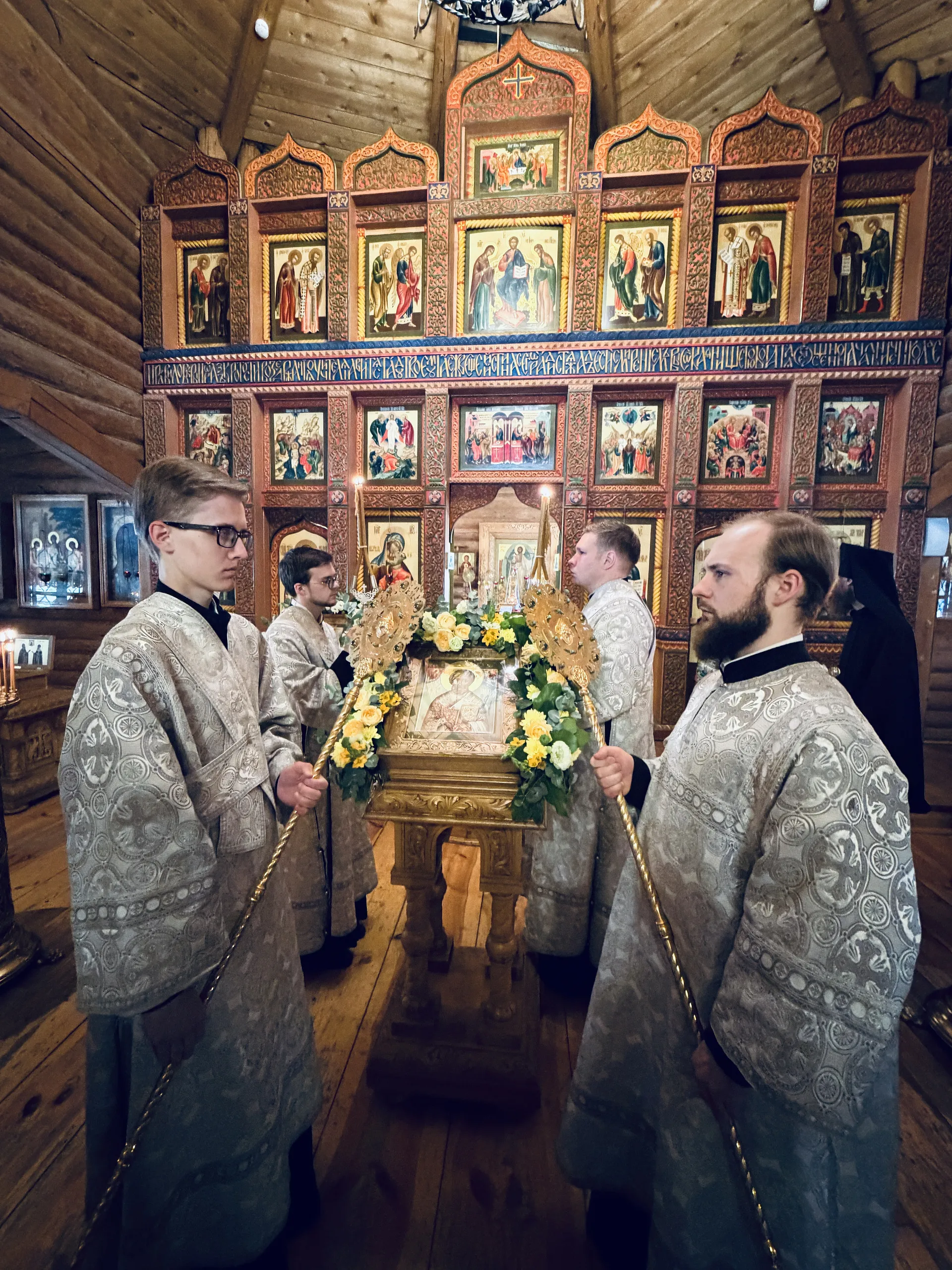 Епископ Алексий возглавил престольный праздник в храме святителя Николая в Измайловском Кремле