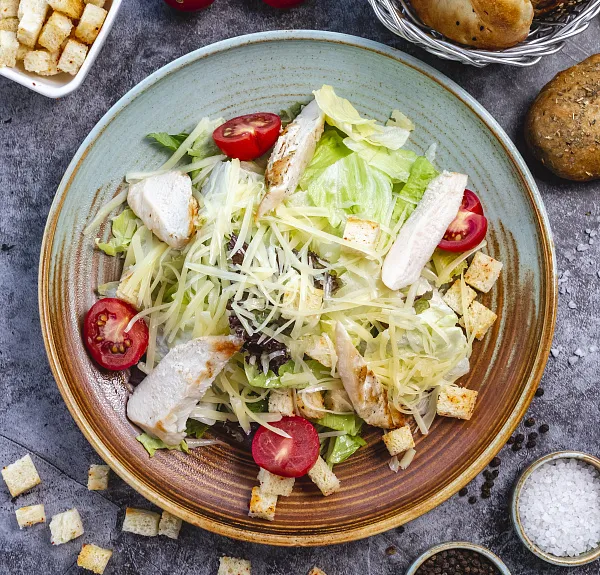 Цезарь с курицей