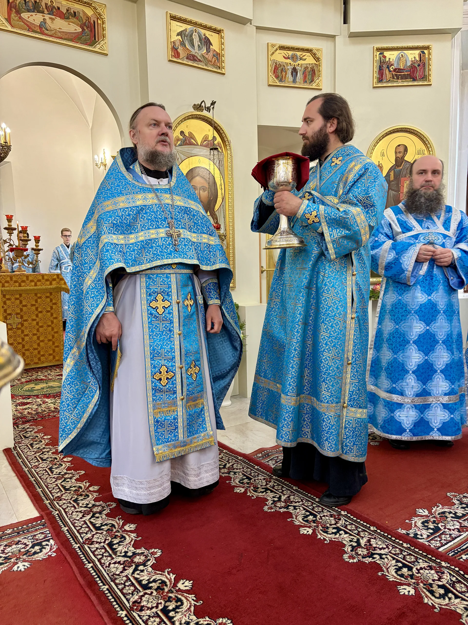 В день иконы Божией Матери «Всецарица» епископ Алексий возглавил торжества на подворье Данилова монастыря 