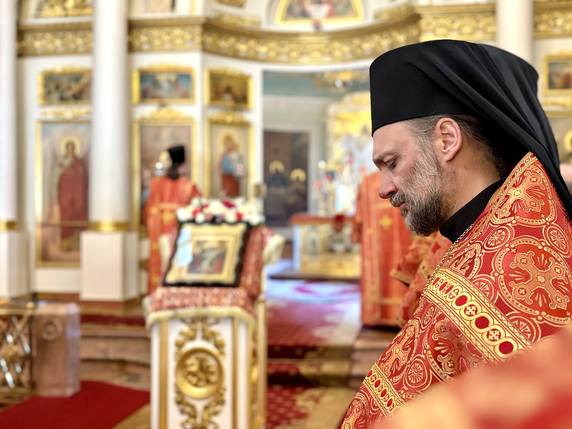 Божественная Литургия в Даниловом монастыре в Неделю 6-ю по Пасхе, о слепом