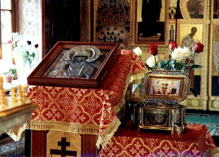 Ковчег с частицей мощей святителя Николая, архиепископа Мир Ликийских.