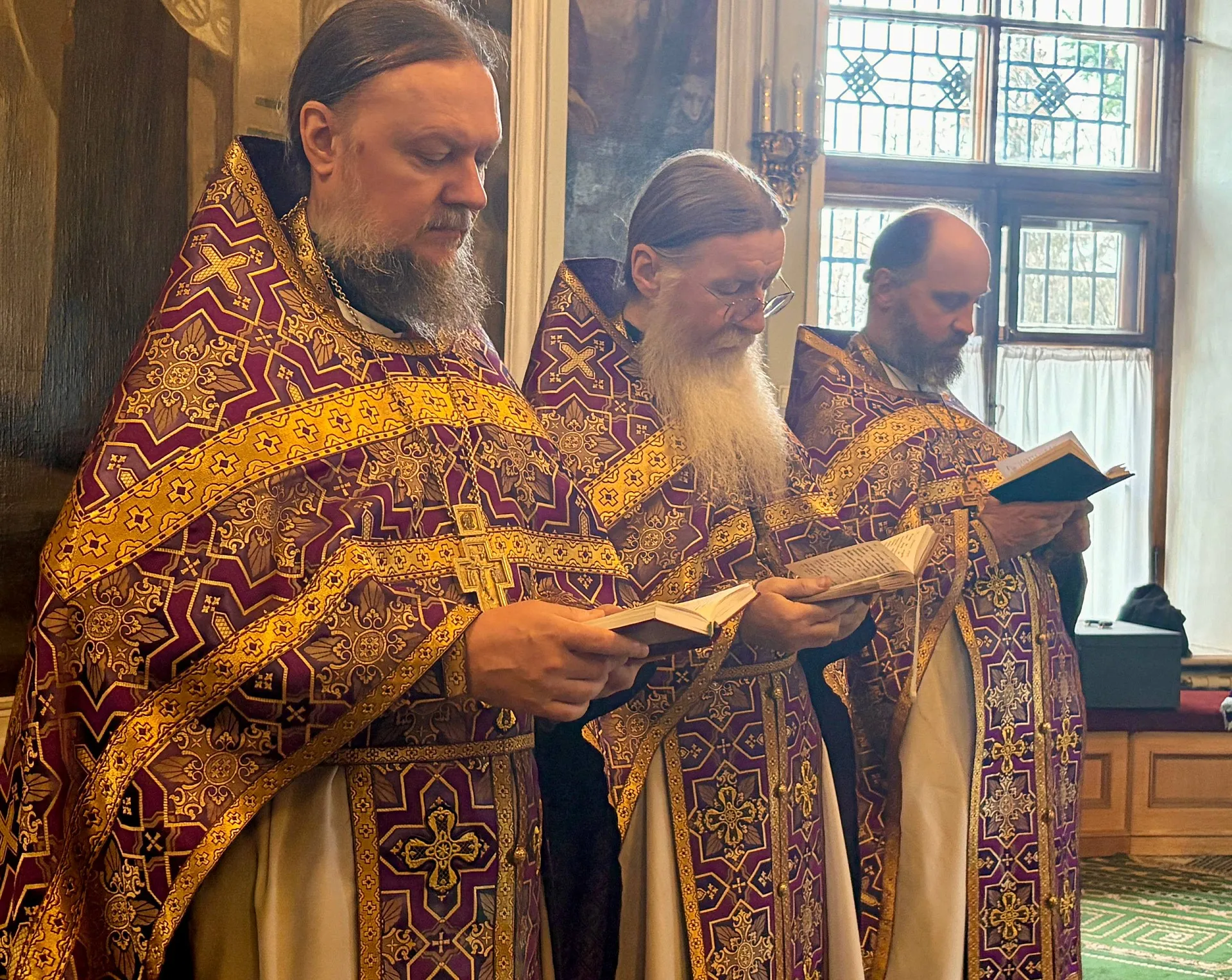 В Великий Четверг епископ Алексий возглавил Литургию в Даниловом монастыре