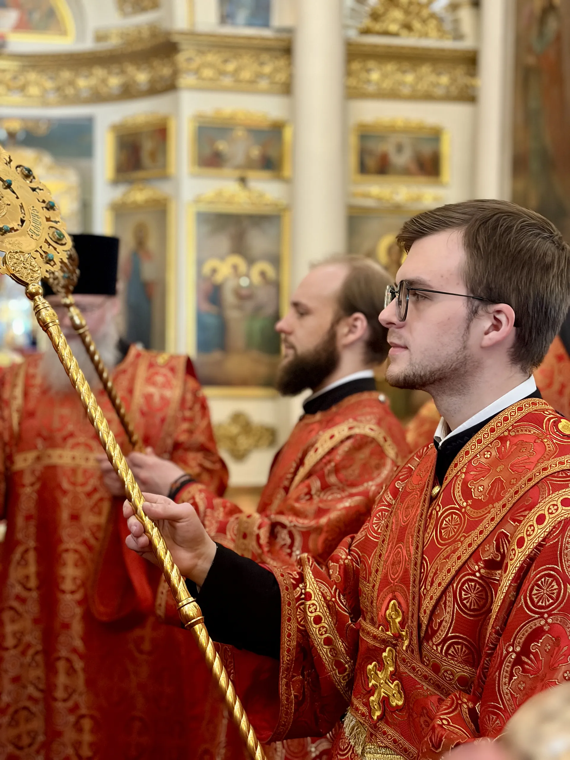 Божественная Литургия в Даниловом монастыре в Неделю 6-ю по Пасхе, о слепом