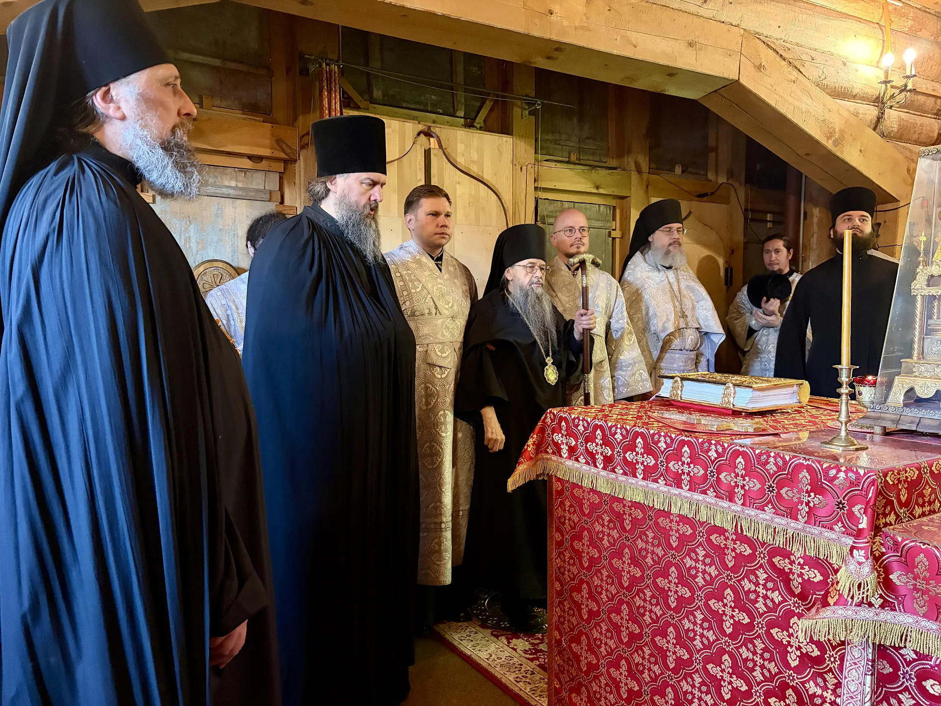 Епископ Алексий возглавил престольный праздник в храме святителя Николая в Измайловском Кремле