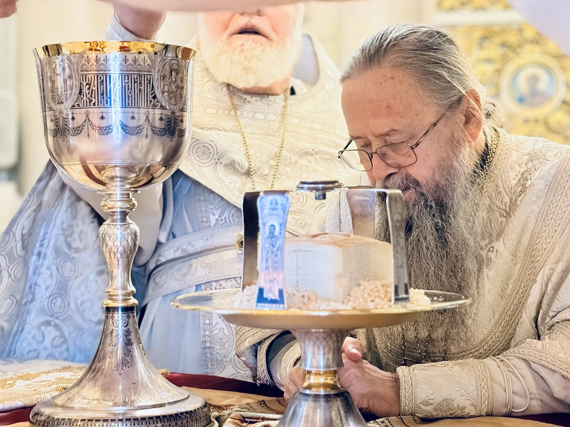 Богослужения Великой Субботы прошли в Даниловой обители