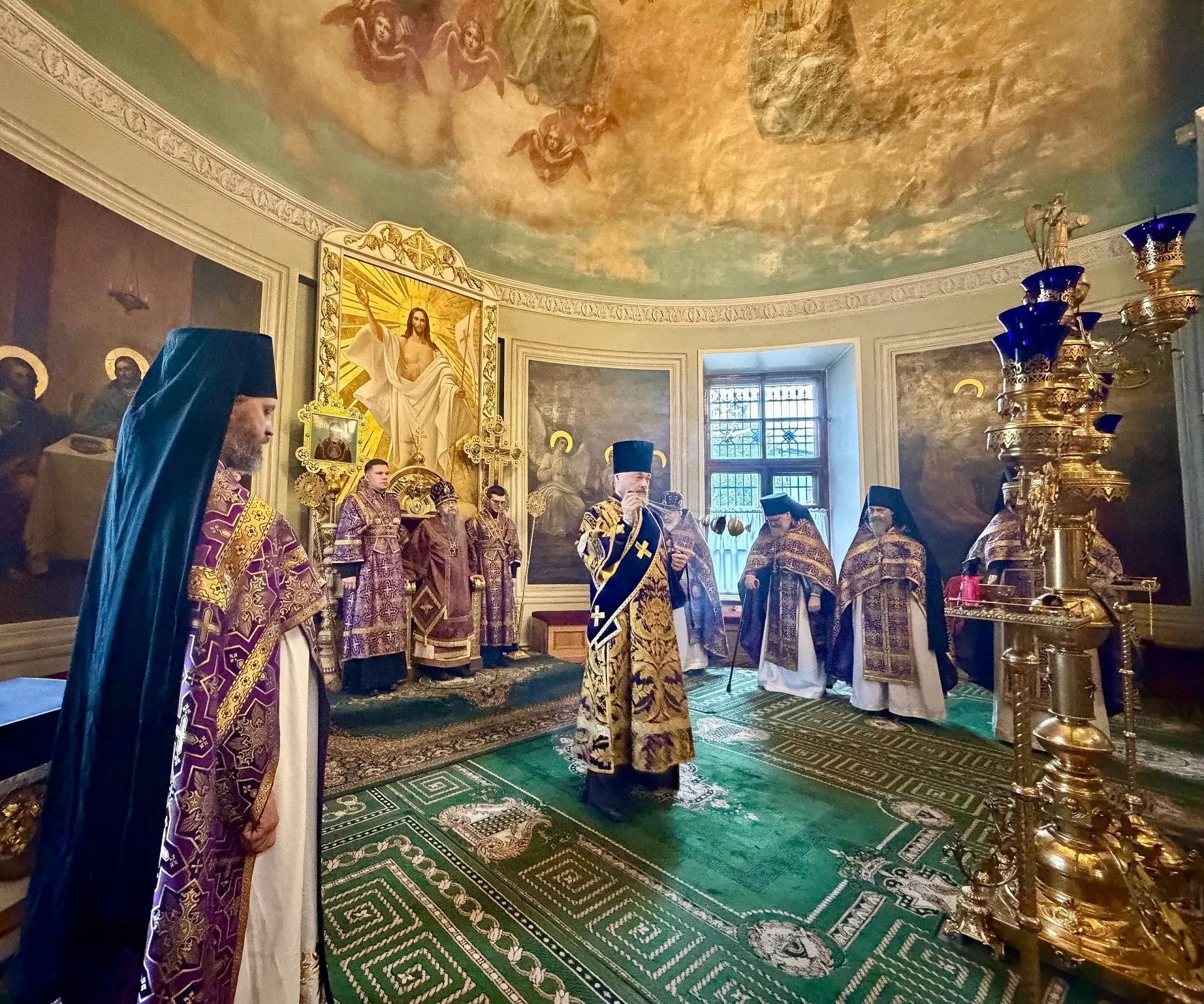 В Великий Четверг епископ Алексий возглавил Литургию в Даниловом монастыре